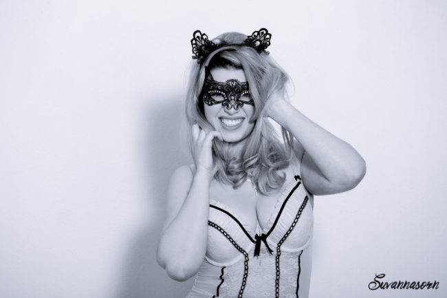 séance photo genève geneva photographe maquillage maquilleuse portrait nb noir blanc femme lingerie