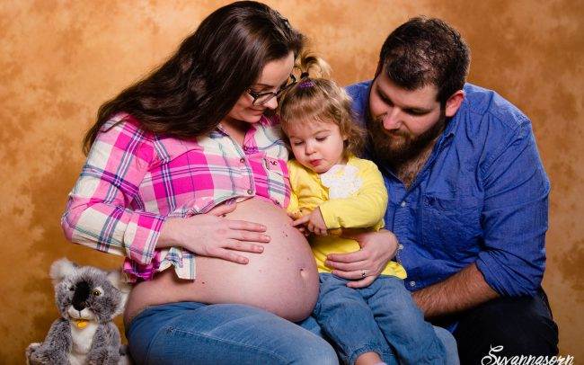 grossesse femme enceinte genève maquillage maquilleuse séance photo shooting famille couple amour