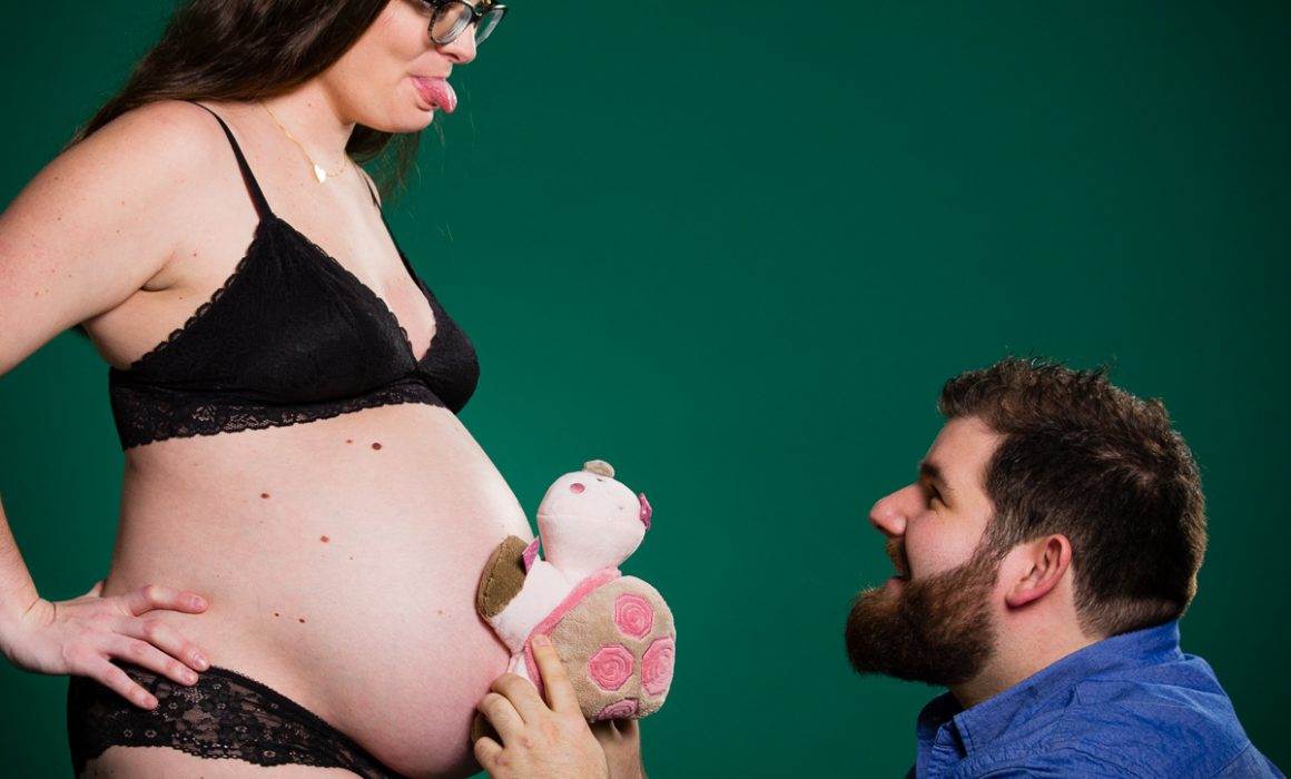 grossesse femme enceinte genève maquillage maquilleuse séance photo shooting couple amour