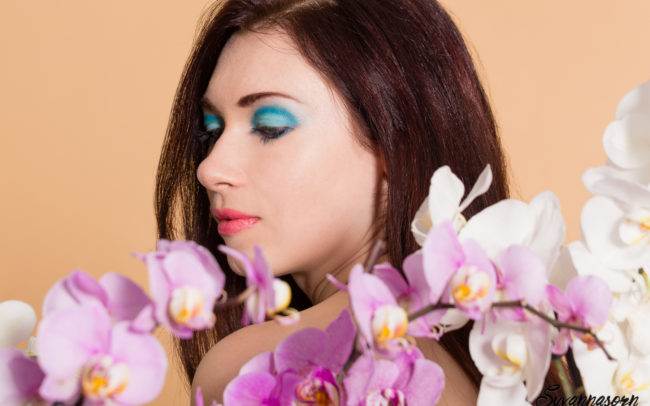 femme séance photo genève photographe portrait maquillage maquilleuse orchidée fleur beauté