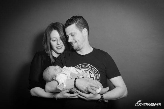 photographe genève famille enfant fille garçon séance photo shooting bébé baby book nourrisson